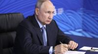Wladimir Putin hat seine ganz eigene Methode, wenn es um die Benutzung moderner Schreibgeräte geht.
