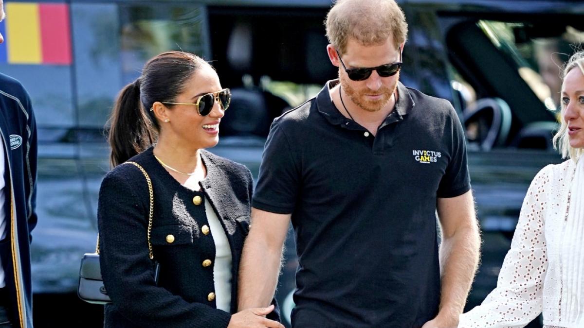In Montecito knallen wegen Harry und Meghan die Champagnerkorken: Die Promi-Nachbarschaft der Sussexes kann es offenbar kaum erwarten, dass die Exil-Royals nach Gro&szlig;britannien zur&uuml;ckkehren. (Foto)