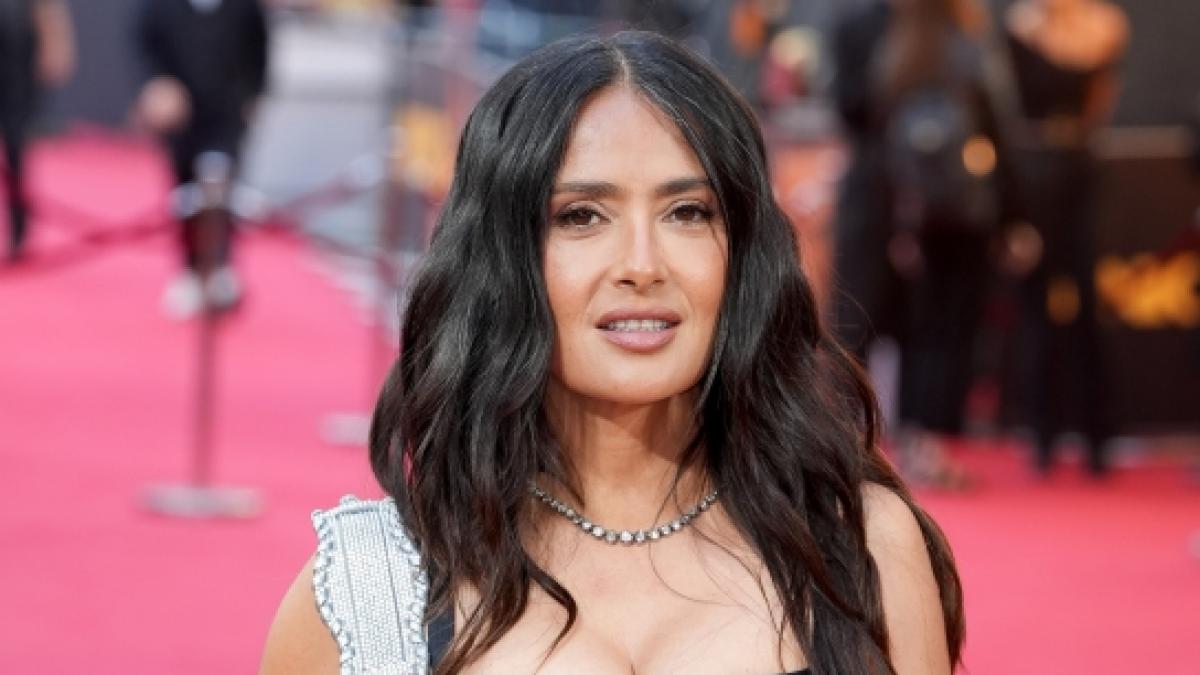 Schauspielerin Salma Hayek (60) f&uuml;hlt sich auch im Alter noch pudelwohl in ihrer Haut, wie neue Instagram-Bilder beweisen. (Foto)