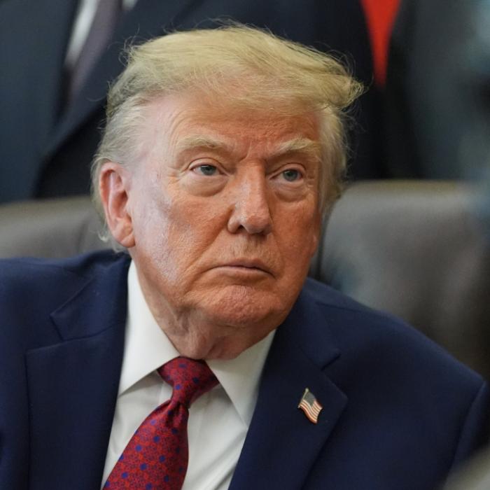 Donald Trump im Stink-Wirbel: Darmwind-Gerücht entfacht Spott und alte Inkontinenz-Spekulationen.