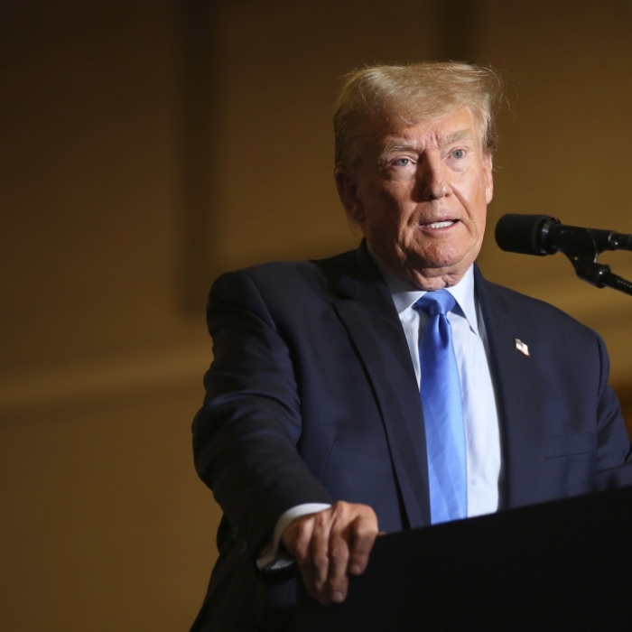 Mitten in der Trauerfeier: Fieser Seitenhieb erschüttert Trump