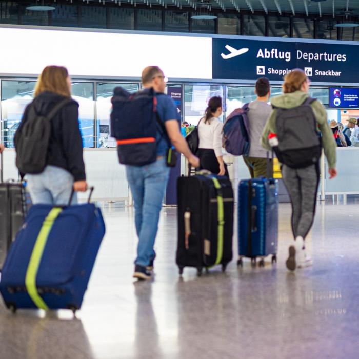 Darum sollten Sie im Flugzeug niemals ein T-Shirt tragen