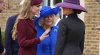 Dieses Foto entstand nur wenige Augenblicke, bevor Königin Camilla (in blau) den Smalltalk von Prinzessin Kate (li.) und First Lady Melania Trump schroff beendete.