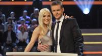 Florian Schroeder (r.) gemeinsam mit Moderationspartnerin Sandy Mölling in der RTLZWEI-Show 