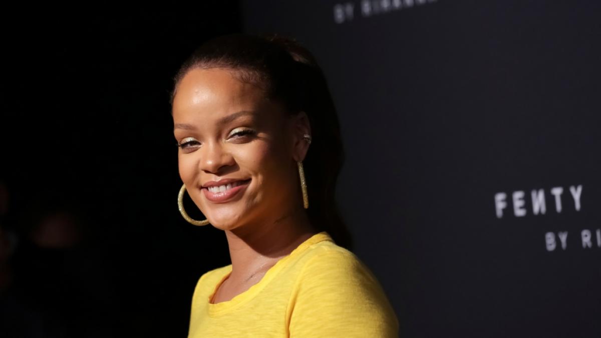 Rihanna verf&uuml;hrte ihre Fans in einem hei&szlig;en Spitzen-Set. (Foto)