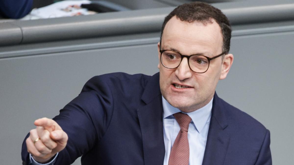 Unionsvize Jens Spahn geht die Bundesregierung in einem Interview jetzt hart an. (Foto)
