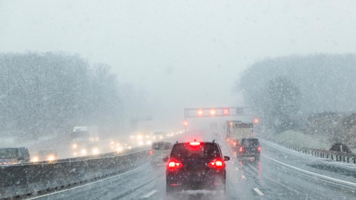 Zum Wochenende sorgt eine Luftmassengrenze f&uuml;r winterliches Wetter in Deutschland. (Foto)