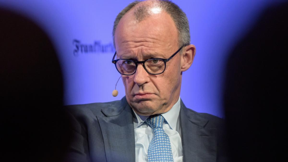 Neuer Kummer f&uuml;r Friedrich Merz: Zus&auml;tzlich zu den Wirtschaftsproblemen, die Deutschland ohnehin belasten, muss der Bundeskanzler jetzt auch mit einer d&uuml;steren Wachstumsprognose von Experten fertig werden. (Foto)