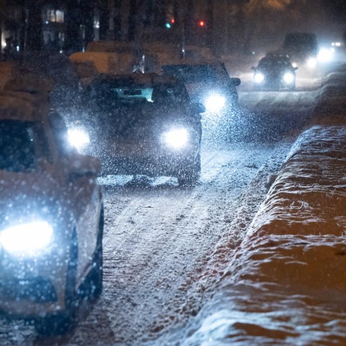 Strom weg, Flüge gestrichen! Schnee-Chaos legt Bayern lahm