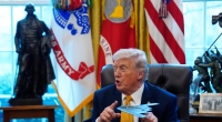 Donald Trump sorgt mit einem peinlichen Versprecher für Gelächter.