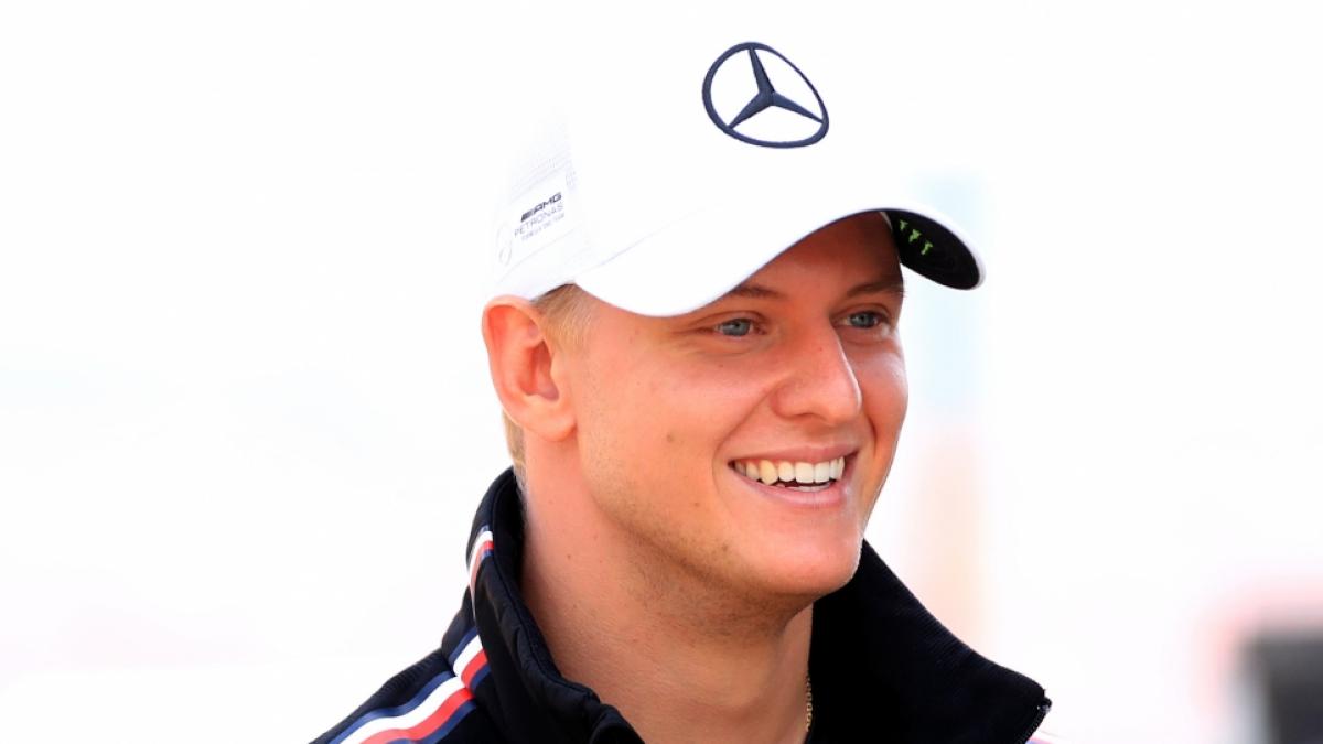 Laila Hasanovic zeigte sich eng umschlungen mit Mick Schumacher. (Foto)