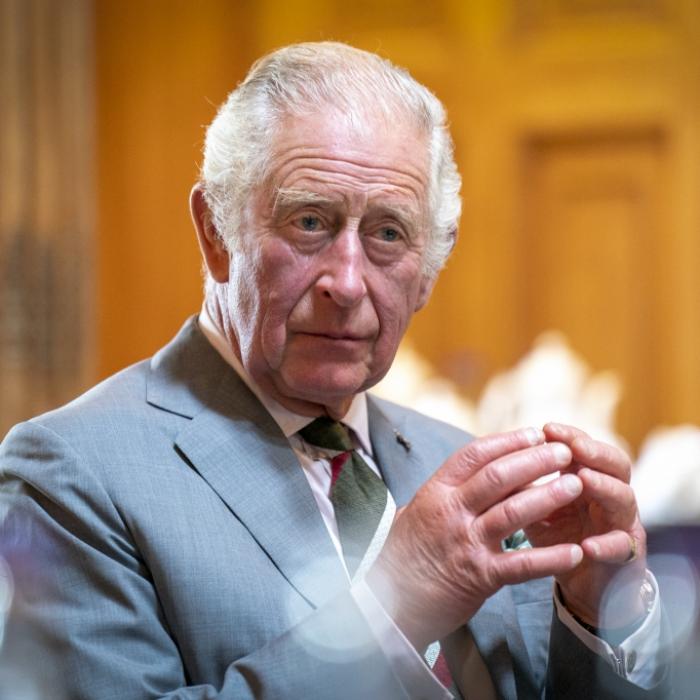 Notfallmeeting verdirbt König Charles III. wohlverdienten Sommerurlaub