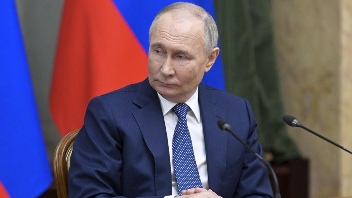 Der russische Pr&auml;sident Wladimir Putin bei einem Treffen mit Kabinettsmitgliedern. (Foto)