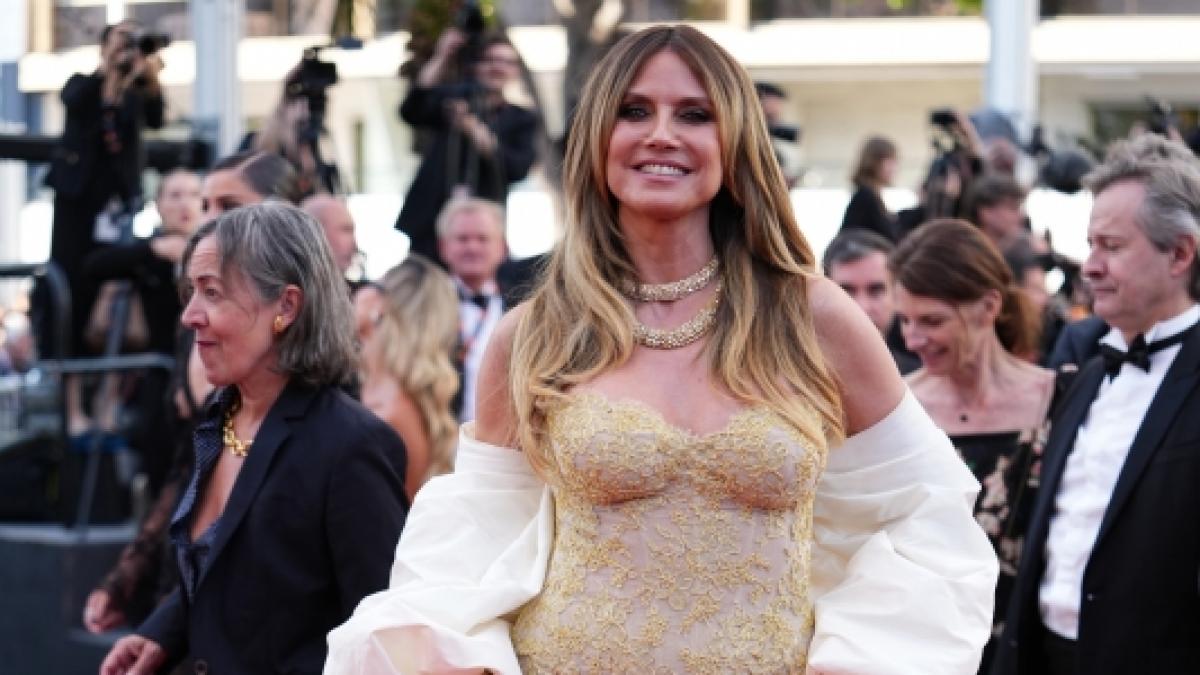 Heidi Klum in einer Robe von Designerin&nbsp;Monique Lhuillier. (Foto)