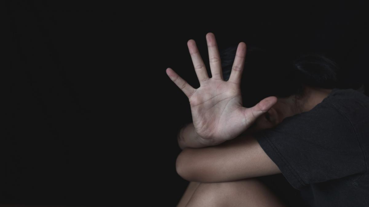 In einem englischen Kinderheim sind zwei minderj&auml;hrige M&auml;dchen &uuml;ber Monate hinweg vergewaltigt worden - nun wurden ihre Peiniger zu langen Haftstrafen verurteilt (Symbolfoto). (Foto)