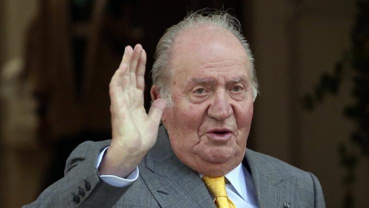 Der ehemalige spanische König Juan Carlos hat in einer Nacht- und Nebelaktion das Land verlassen.