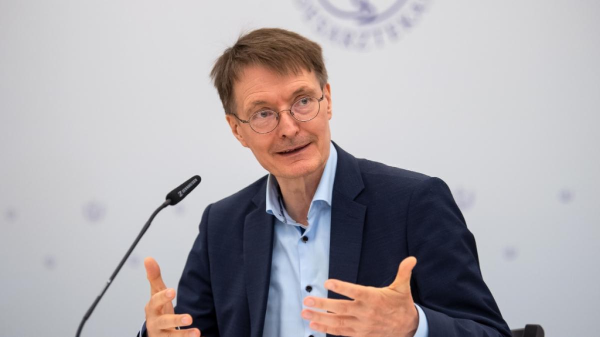 Gesundheitsminister Karl Lauterbach reist am Donnerstag in die Ukraine. (Foto)