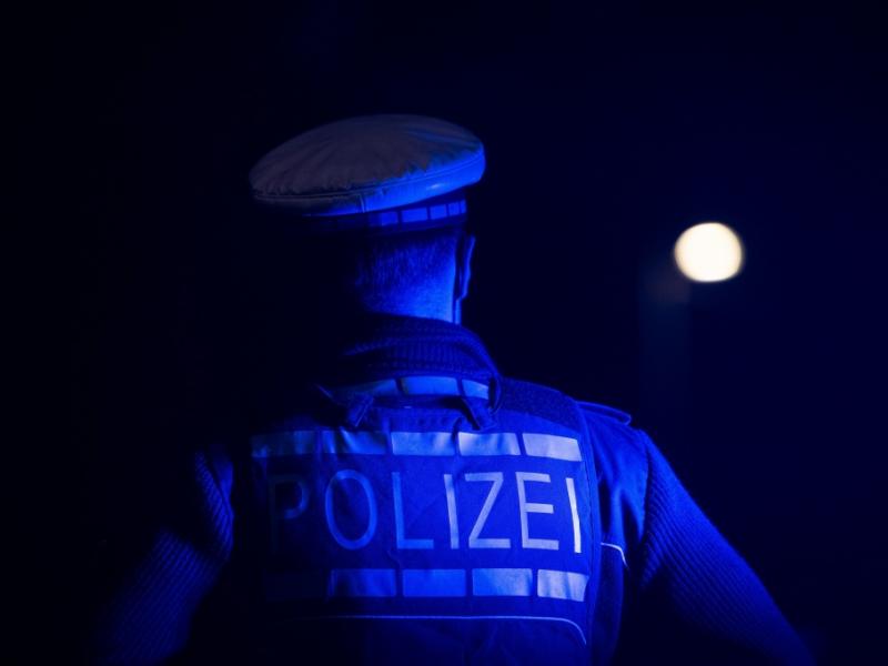 Unfall: Linienbus in zwei Teile geteilt - Fahrer schwer verletzt