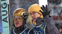Philipp Raimund (l.) und Andreas Wellinger (r.) haben bei Olympia eine Medaille im Super-Team-Wettbewerb verpasst.