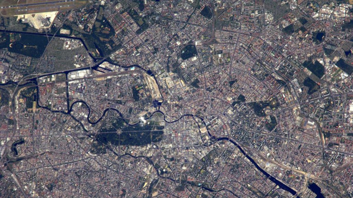 Die deutsche Hauptstadt macht von oben einen eher ungr&uuml;nen Eindruck. (Foto)