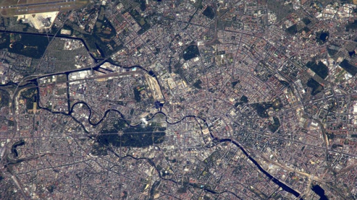 Die deutsche Hauptstadt macht von oben einen eher ungrünen Eindruck.