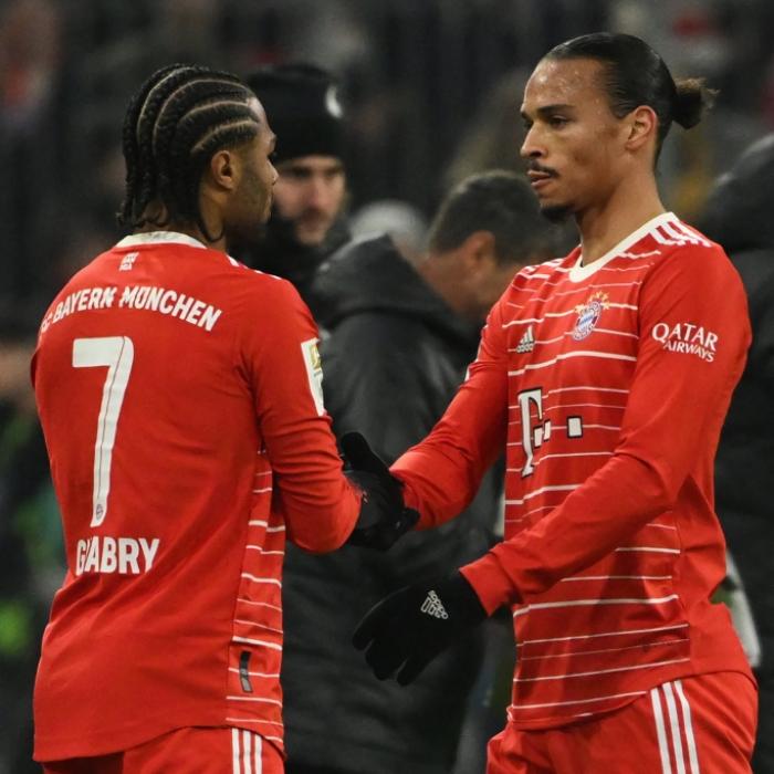 Fans fordern Verkauf! Bayern-Stars schweigen