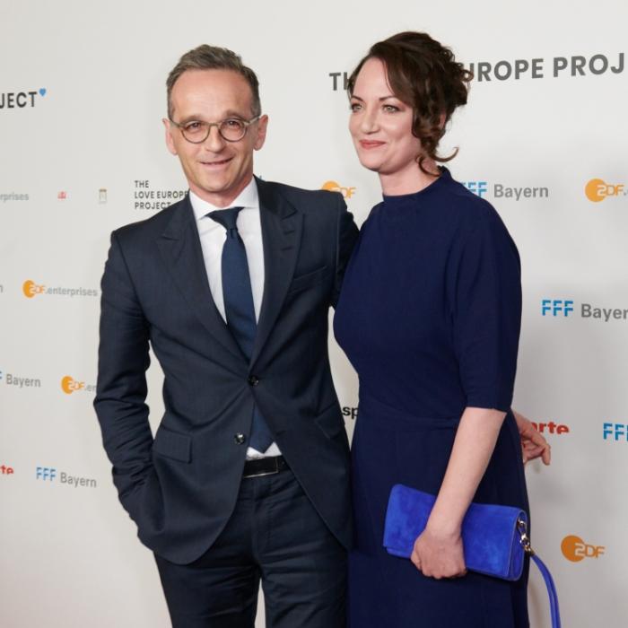 Liebes-Aus bestätigt! Schauspielerin und Ex-Außenminister gehen getrennte Wege