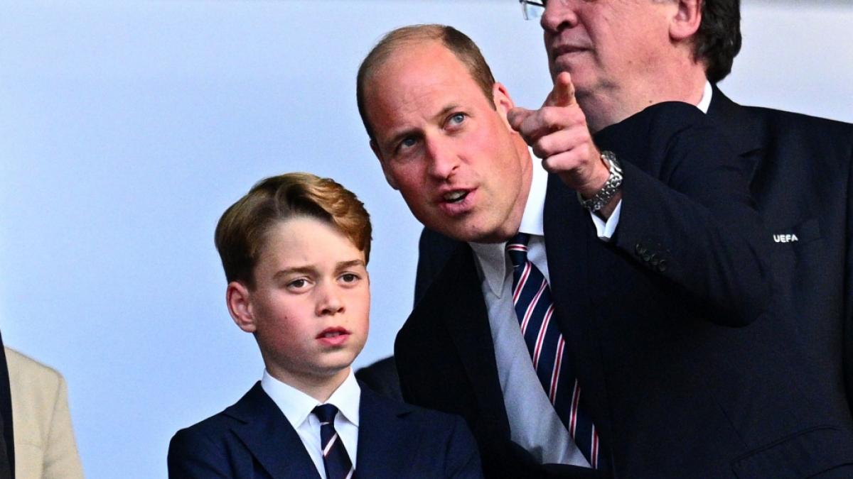 Mit seinem Papa Prinz William durfte Prinz George zuletzt h&auml;ufiger offizielle Termine wahrnehmen - ein deutliches Zeichen, dass der &auml;lteste Enkel von K&ouml;nig Charles III. langsam erwachsen wird. (Foto)