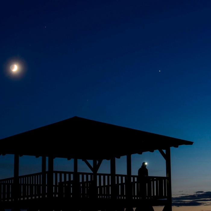 Erdbeermond trifft auf 1.600-Meter-Asteroiden