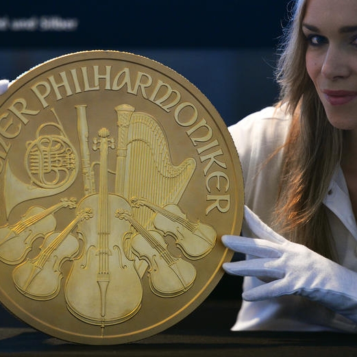 Das ist Big Phil, Europas größte Goldmünze. Wenn Sie Ihre eigene Währung kreieren wollen, können Sie auch bescheidener anfangen.