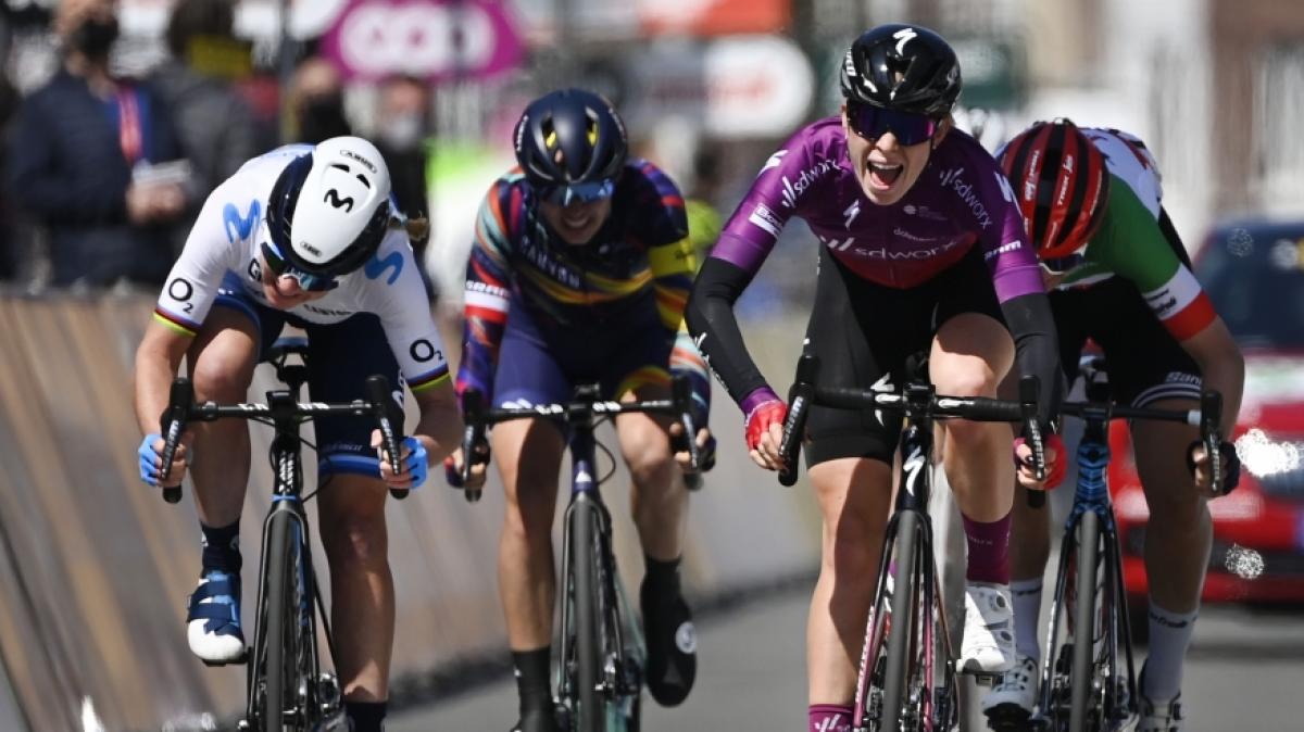 Welche Fahrerin schnappt sich den Sieg bei der Tour de Femmes 2024? (Foto)
