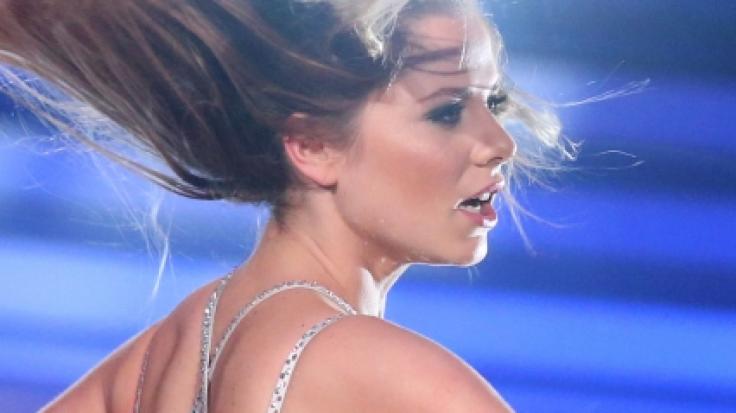 Schauspielerin Cheyenne Pahde weiß, wie sie sich sexy ins Szene setzt.