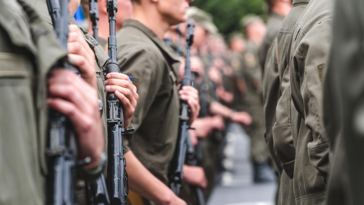Das Video soll zeigen, wie Putin-Soldaten einen Kameraden missbrauchen. (Foto)
