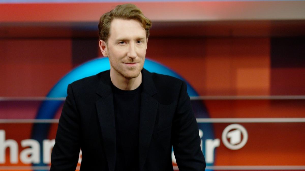 Louis Klamroth diskutierte am 20. M&auml;rz &uuml;ber die Klimawende bei "hart aber fair". (Foto)