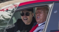 Mit einem ungewöhnlichen Brief warnt Tesla vor der Zollpolitik von Donald Trump.
