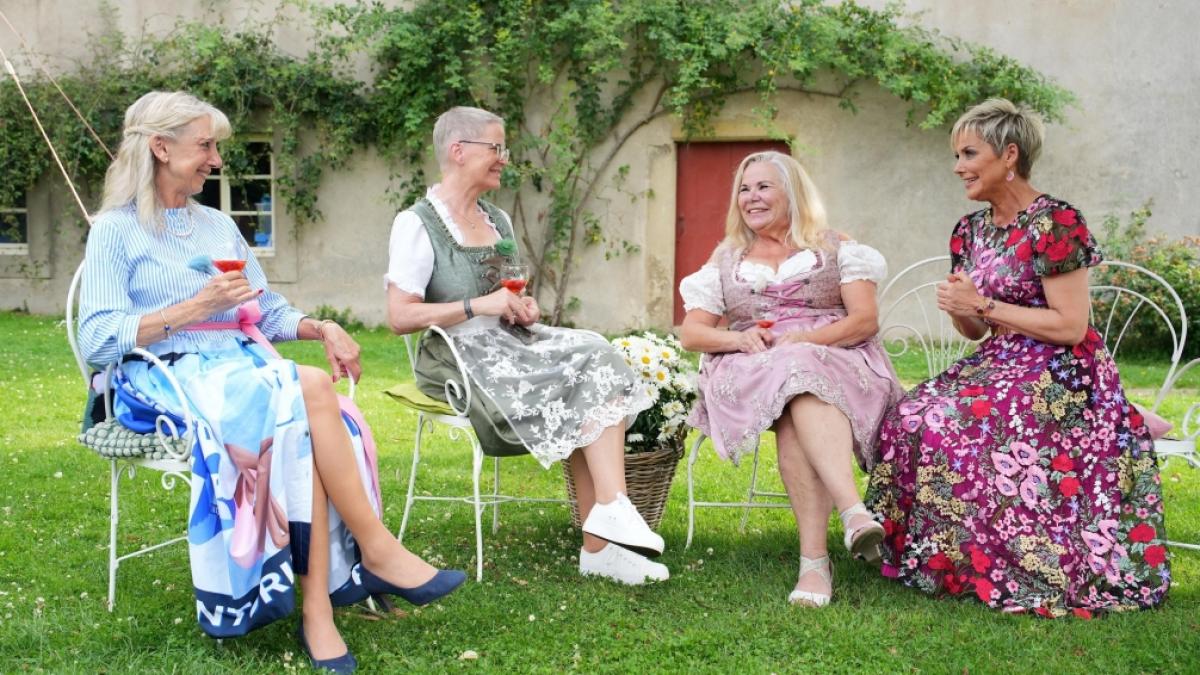 Hier ahnen Heiners Hofdamen Ulrike, Heike und Petra noch nichts vom Notarzteinsatz. (Foto)