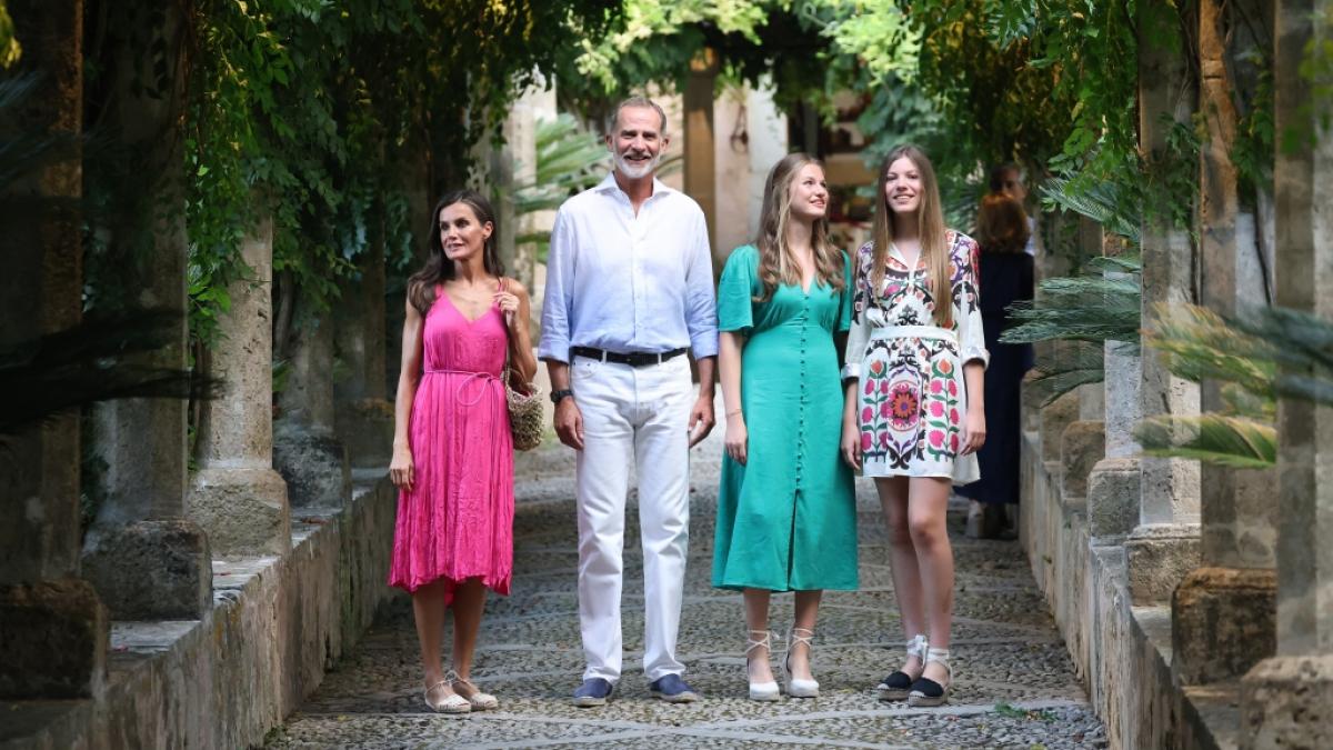 Die spanischen Royals K&ouml;nigin Letizia, K&ouml;nig Felipe VI., Kronprinzessin Leonor und Infantin Sofia urlauben derzeit auf Mallorca. (Foto)