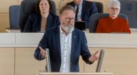 Merz bekommt überraschende Unterstützung: CDU-Minister Claus Ruhe Madsen rechnet im ZDF-Talk bei Sarah Tacke mit der deutschen Jammer-Kultur ab.
