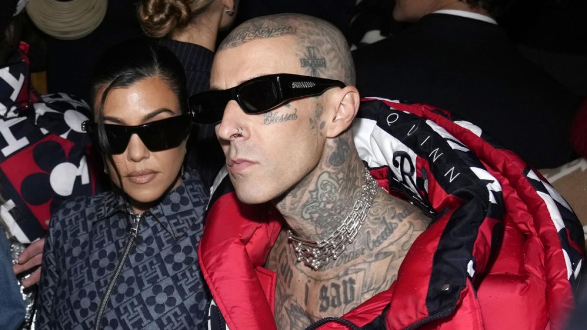 Kourtney Kardashian und Travis Barker im September 2022 auf der New York&nbsp;Fashion Week. (Foto)
