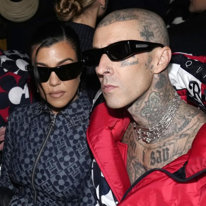 Peinlich oder Couple-Goals? So reagieren Fans auf Fummel-Action mit Travis Barker