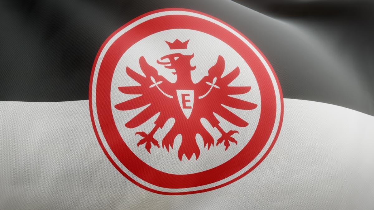 Die Eintracht trauert um den U19-Cheftrainer Helge Rasche. (Foto)