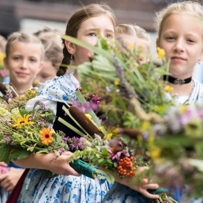 Welche Bedeutung und Tradition hat der Feiertag zum Hochfest der Mutter Gottes?