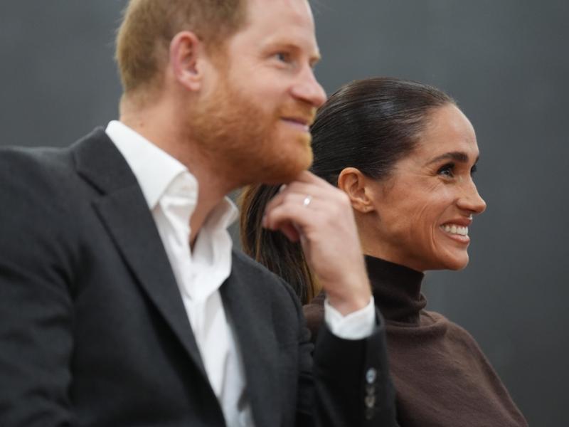 Prinz Harry und Meghan Markle: Sussexes kennen "keine Reue" - und stoßen Royals-Fans vor den Kopf