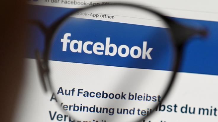 In einem Hackerforum sind hunderte Millionen Nutzerdaten von Facebook offengelegt worden.