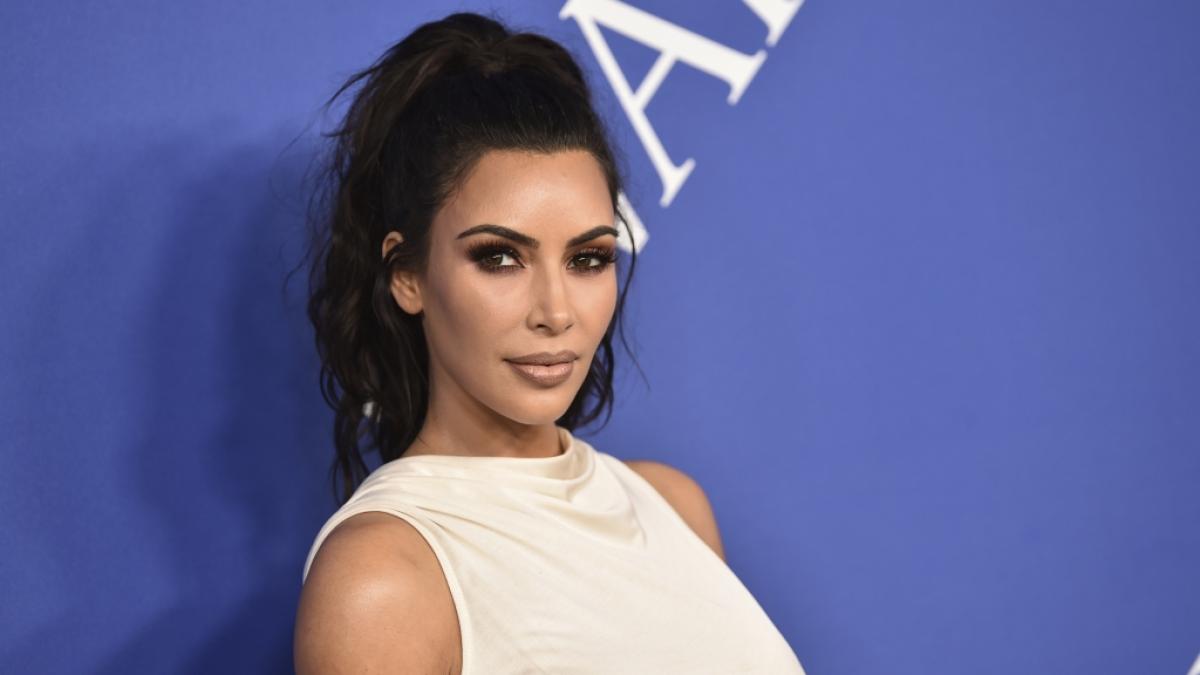 Kim Kardashian verkleidete sich als Salma Hayek zu Halloween 2023. (Foto)