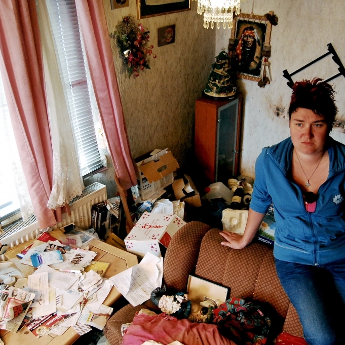 Hoffnungslos! Peggy erbte eine zugemüllte Bruchbude
