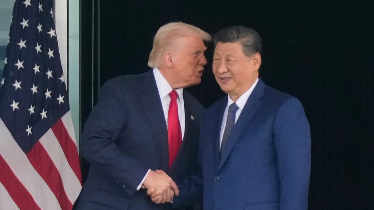 Donald Trump (l.) wirft Chinas Pr&auml;sident Xi Jinping (r.) heimliche Atomwaffentests vor. Peking dementiert. (Foto)