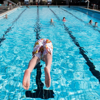 Asthma und Krebs durch Schwimmbad-Pinkler