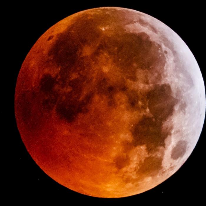 Achtung, Blutmond! Kleinster Vollmond des Jahres erhellt den Himmel