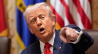 US-Präsident Donald Trump beantwortet Fragen von Reportern: Nach Angaben des US-Staatschefs hat das US-Militär bei einem Angriff auf ein mutmaßlich mit Drogen beladenes Boot sechs Männer getötet.